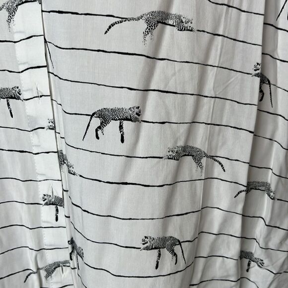 Women’s Jane And Delancey Animal Print XL button up shortsleeve - Picture 4 of 6